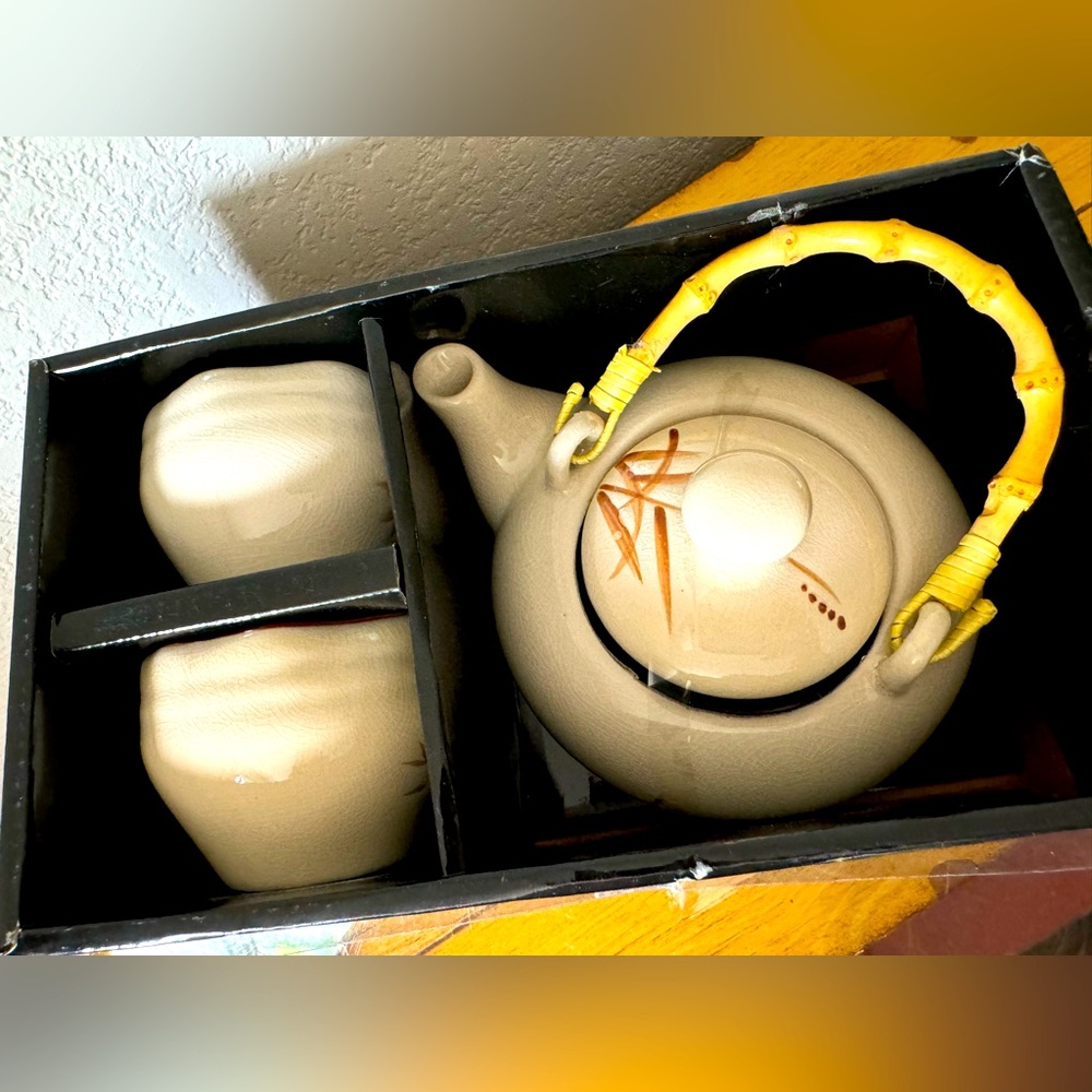 NWT 3 Piece Stoneware Teapot Tea Set